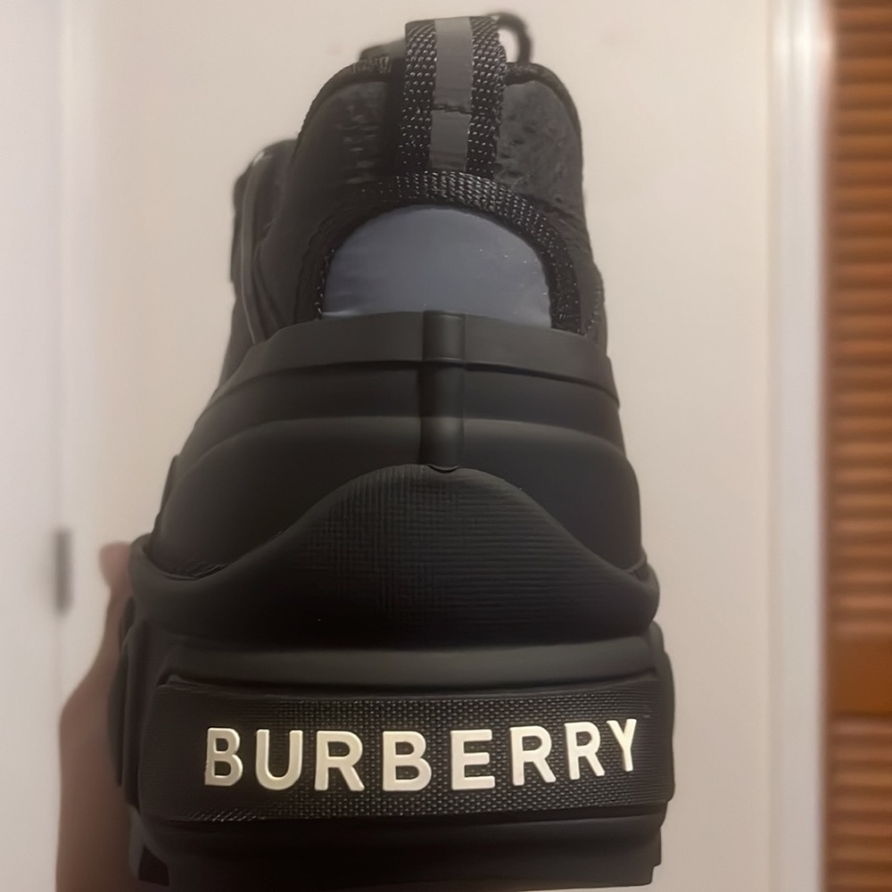 Burberry Shoes - Picture 5 of 6